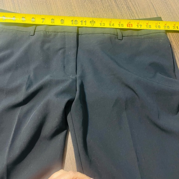 Express Women's Black Capris - Picture 6 of 7